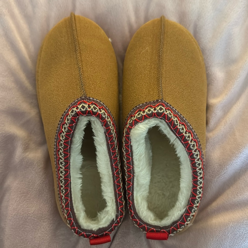 look alike ugg slippers! faux fur